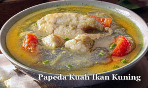 papeda dengan kuah ikan kuning